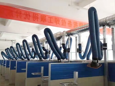 焊接學校教師（shī）淨化係統